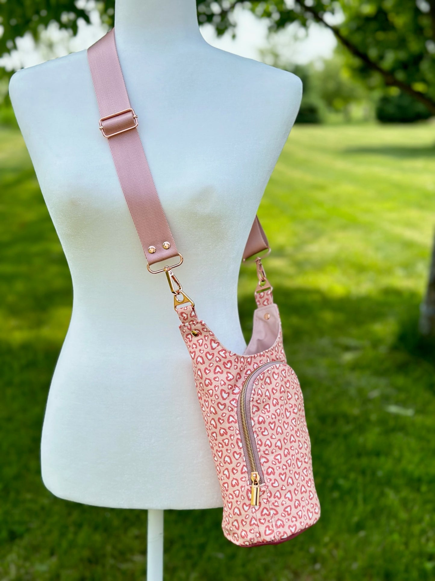 Leopard Print Hearts Water Bottle Sling