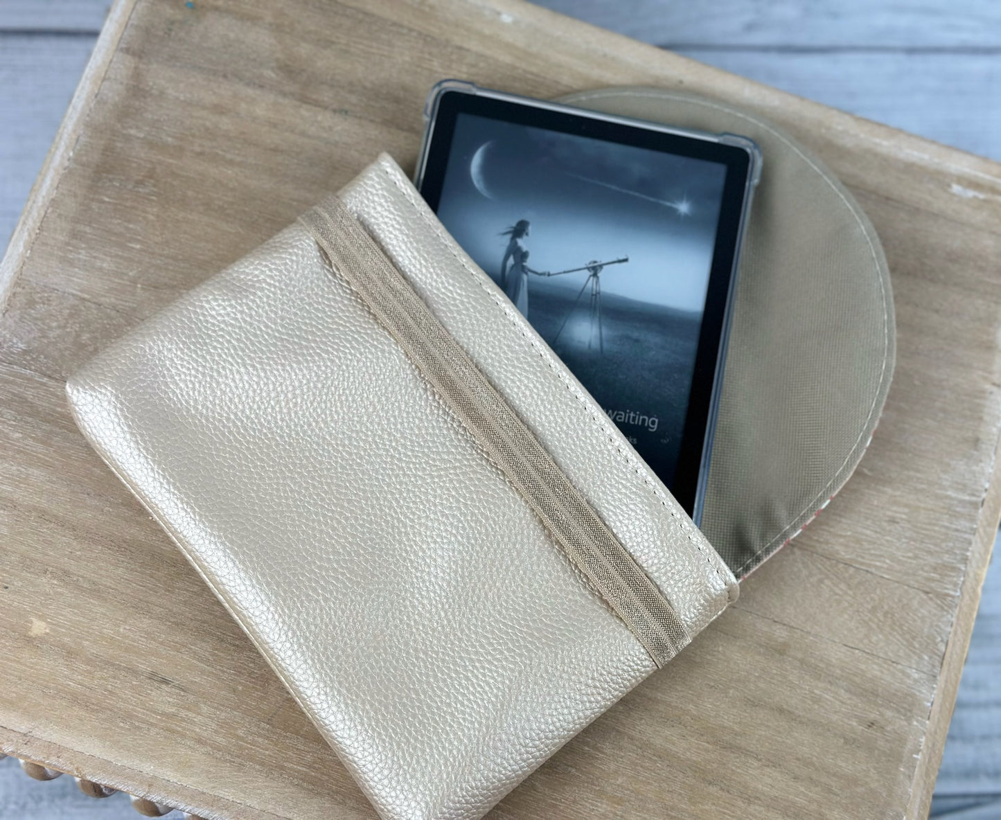 Champagne Hearts Book Bestie