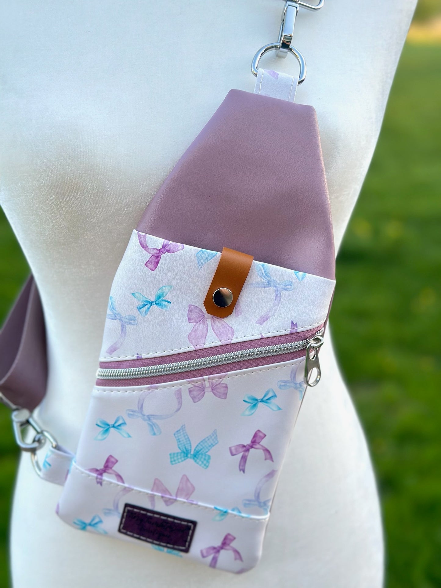 Bows Mini Travel Sling